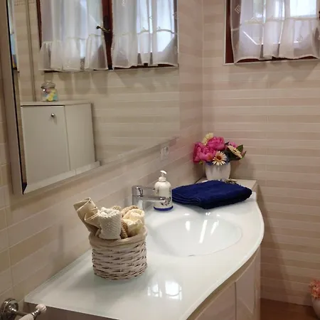 Vali Chalet Bed & Breakfast Casier