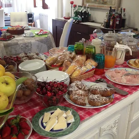 Bed & Breakfast Vali Chalet *