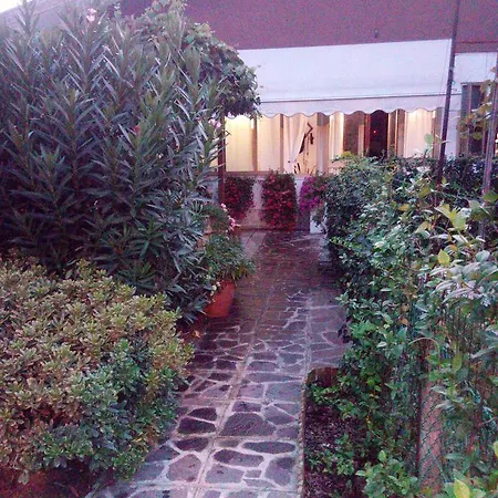 Vali Chalet Bed & Breakfast *